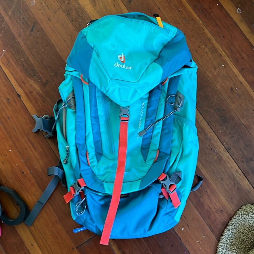Deuter Trail 28 SL Women’s backpacking bag.